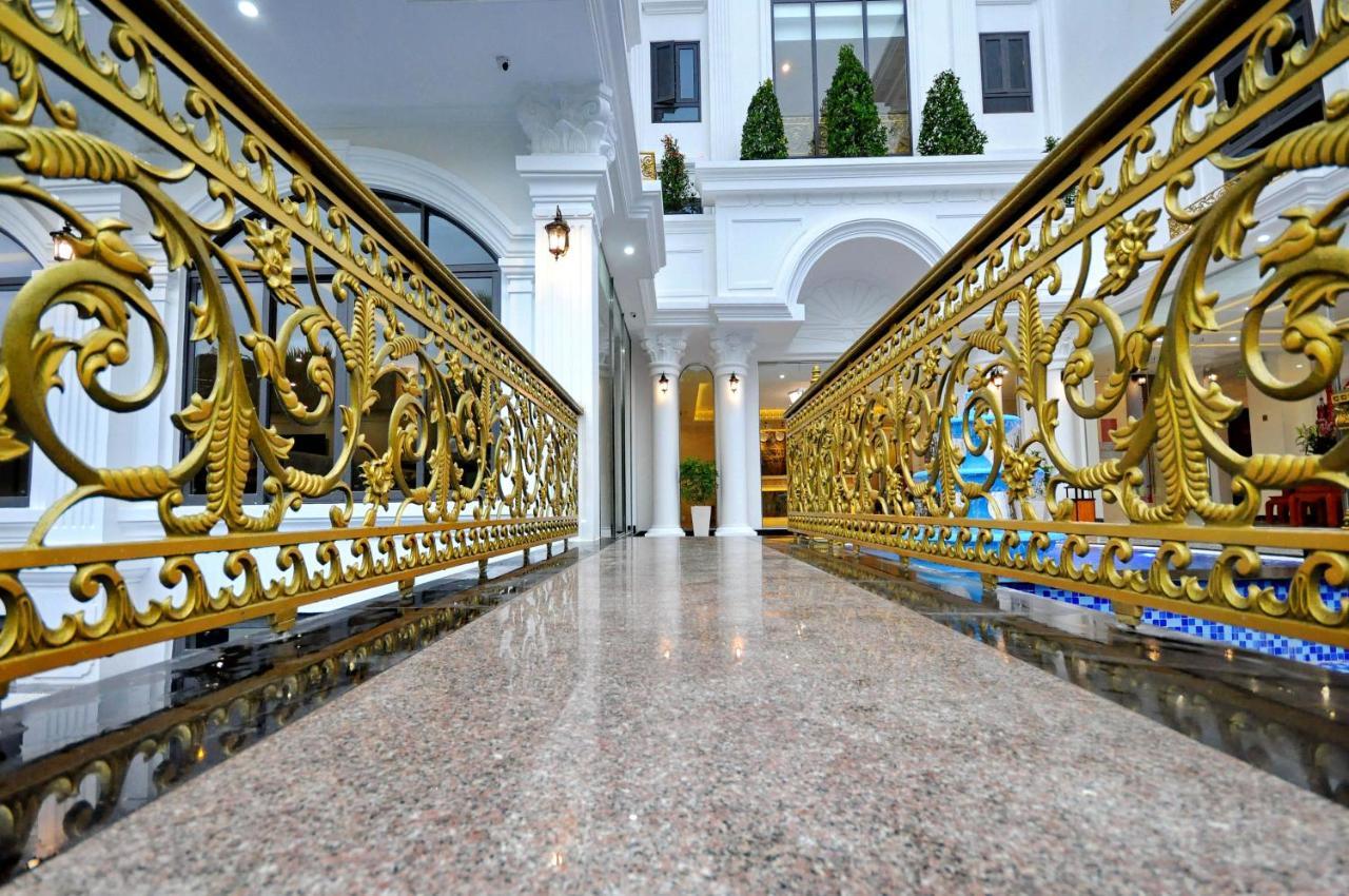 Crown Nguyen Hoang Hotel Nha Trang Exterior foto