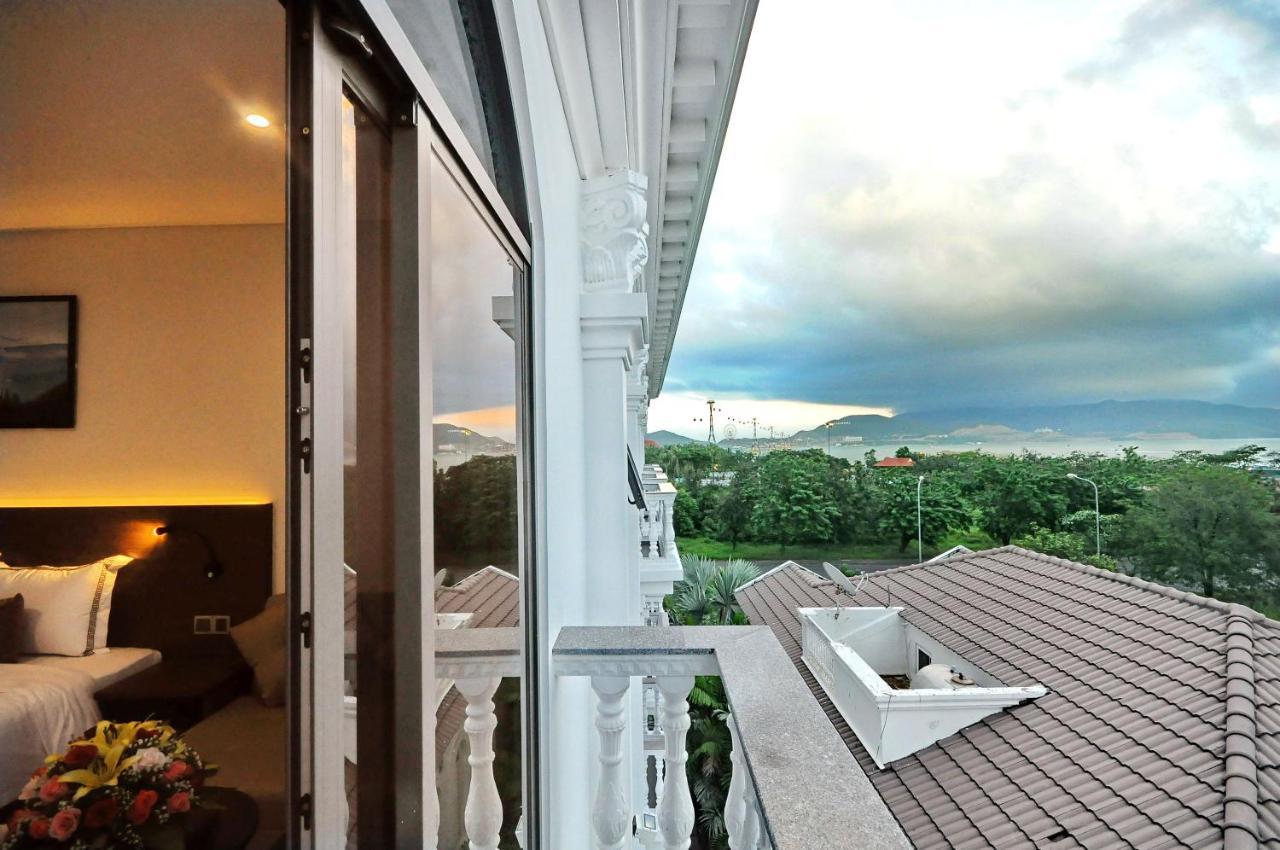 Crown Nguyen Hoang Hotel Nha Trang Exterior foto