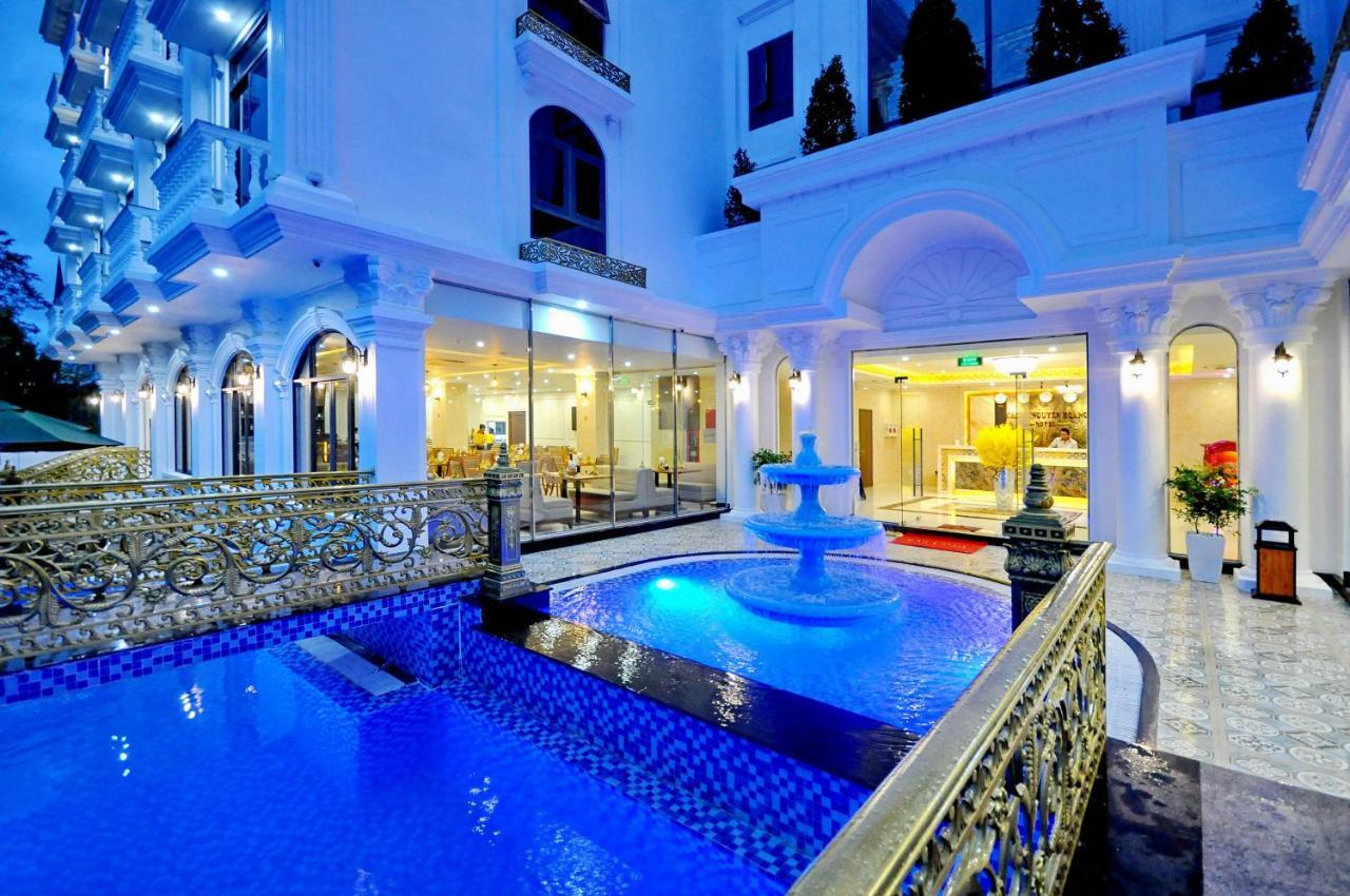 Crown Nguyen Hoang Hotel Nha Trang Exterior foto
